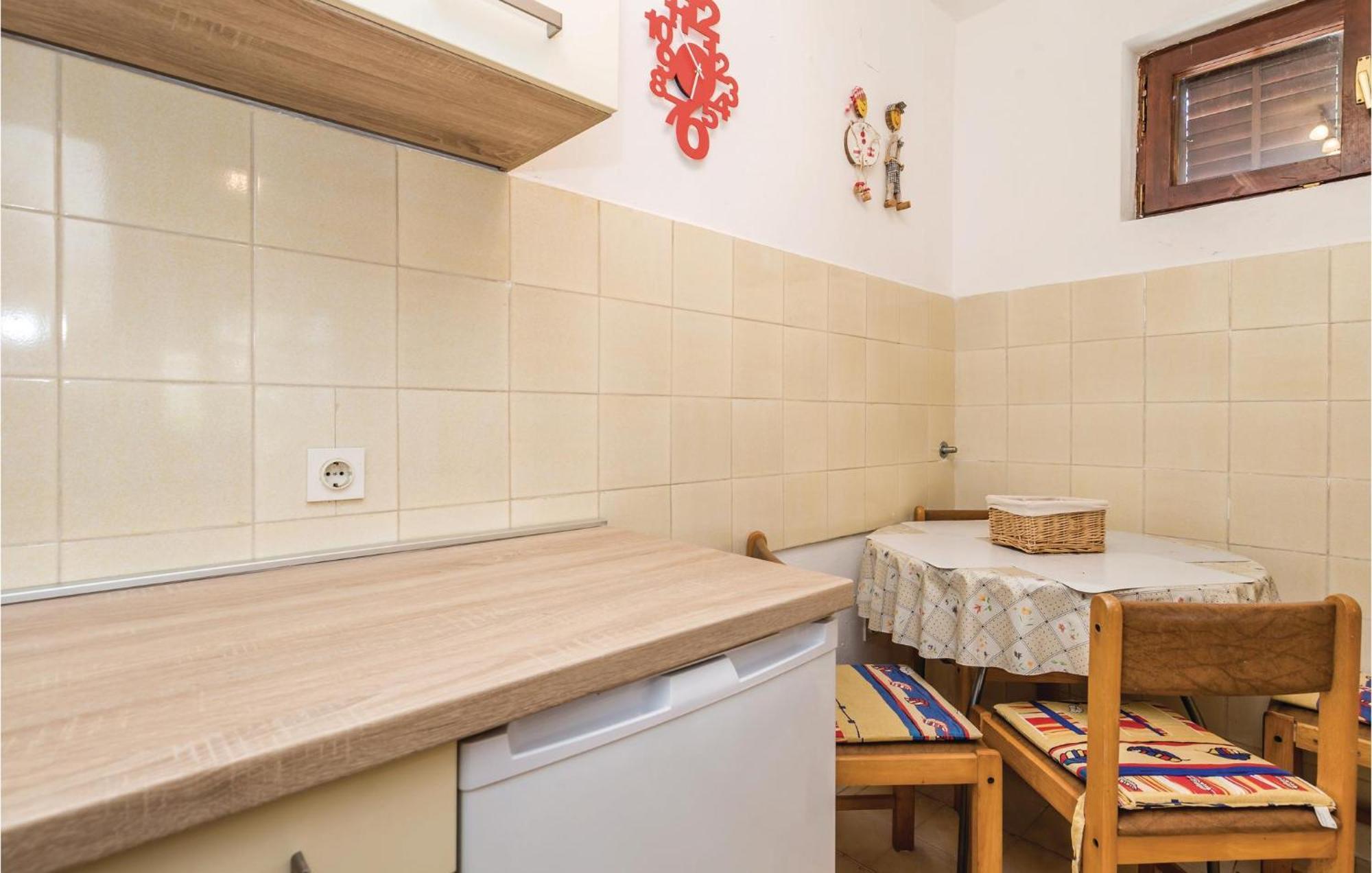 Stunning Apartment In Barbat-Rab With Wifi Barbat na Rabu Екстериор снимка