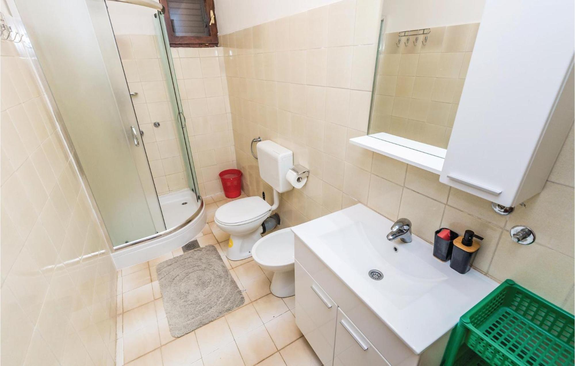 Stunning Apartment In Barbat-Rab With Wifi Barbat na Rabu Екстериор снимка